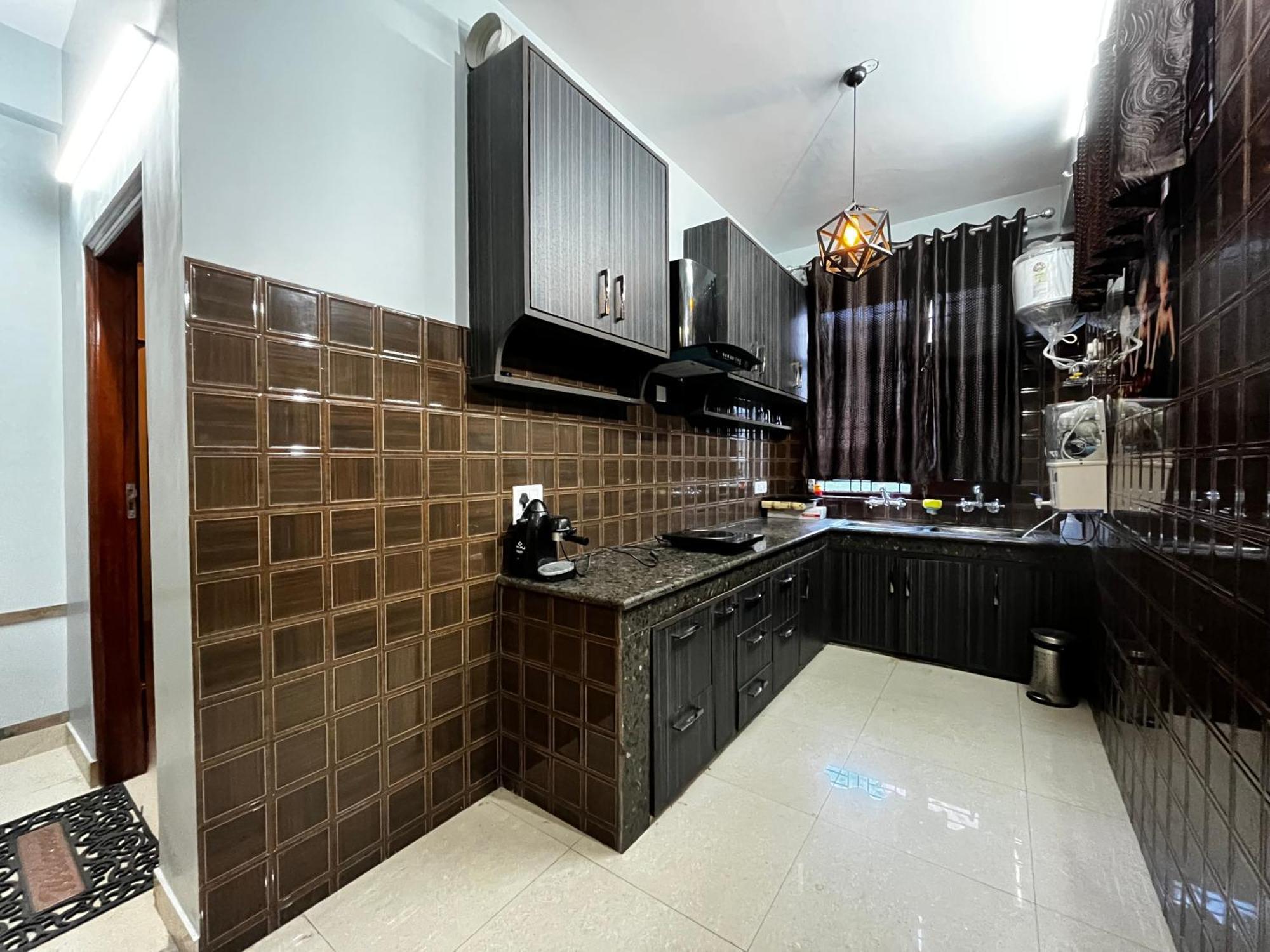 Puri'S Bnb Шимла Екстериор снимка
