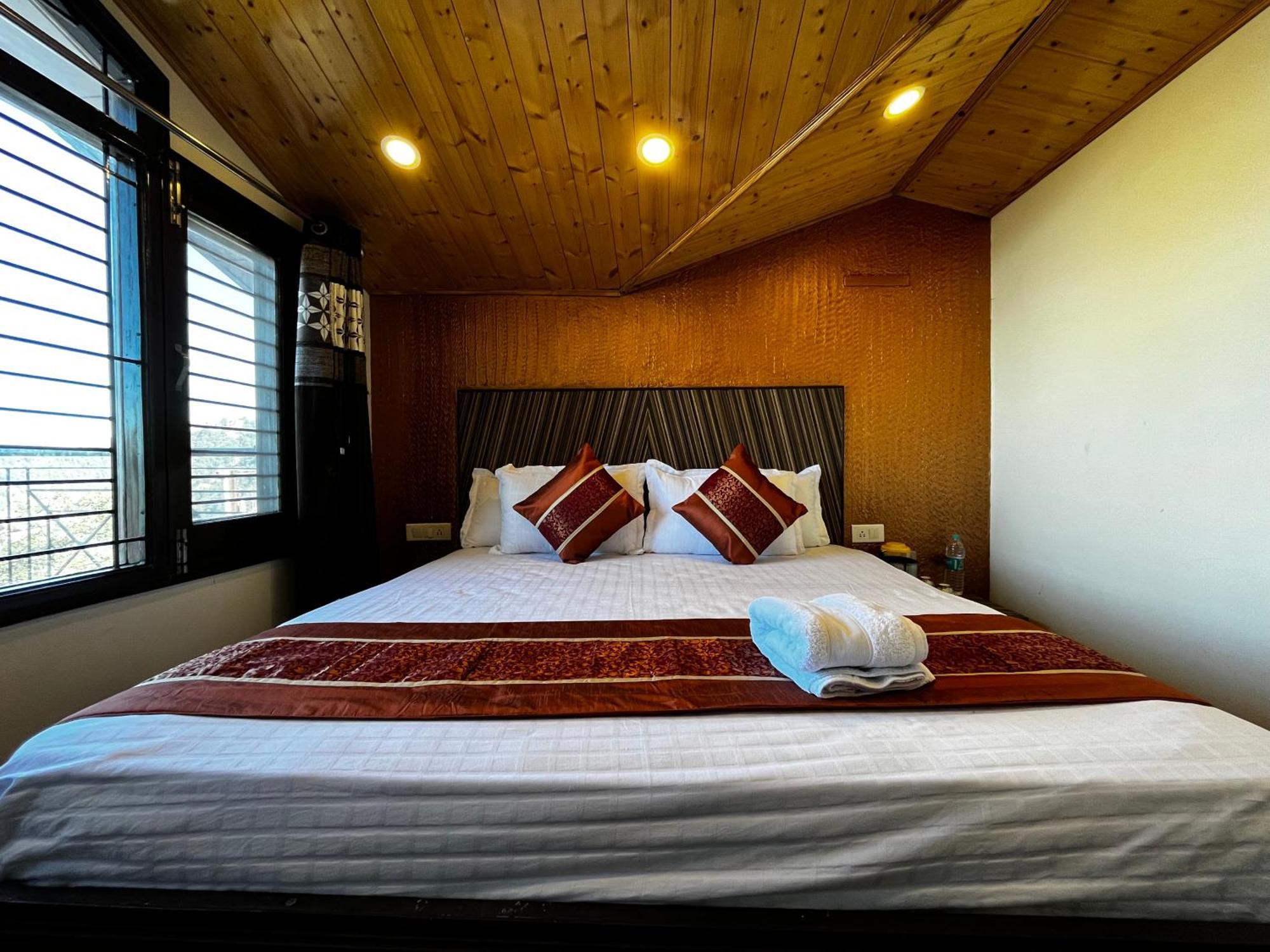 Puri'S Bnb Шимла Екстериор снимка