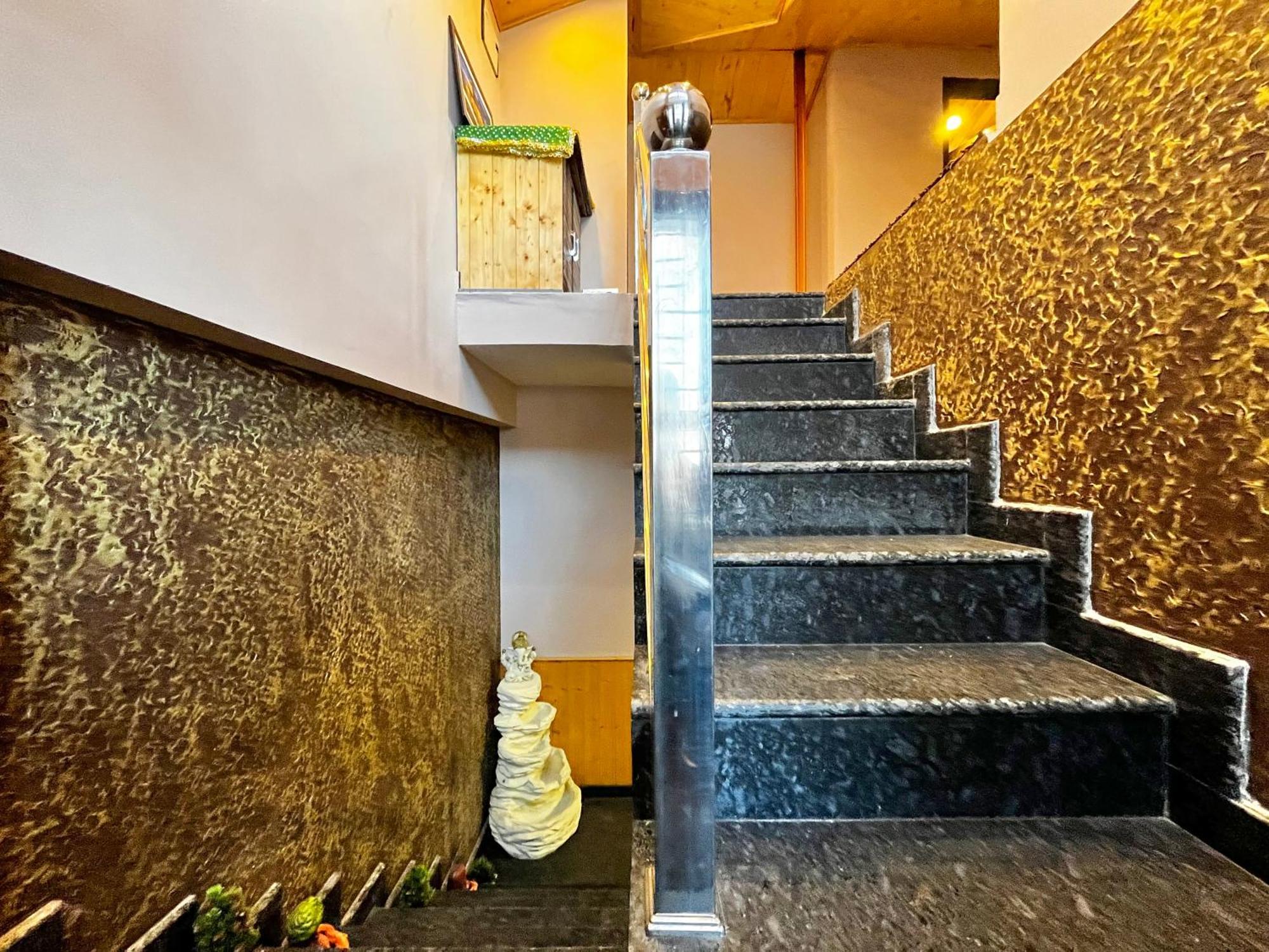 Puri'S Bnb Шимла Екстериор снимка