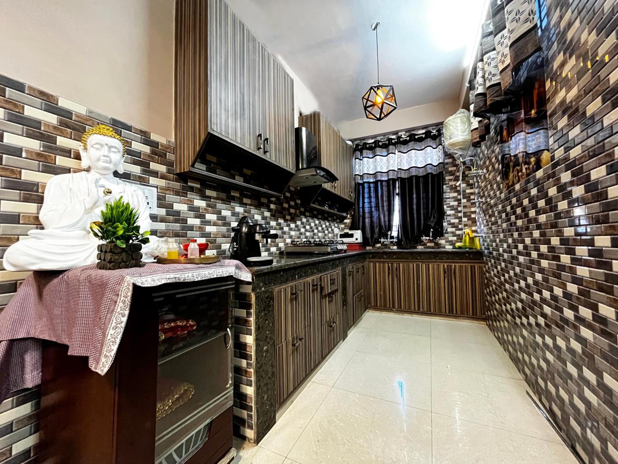 Puri'S Bnb Шимла Екстериор снимка