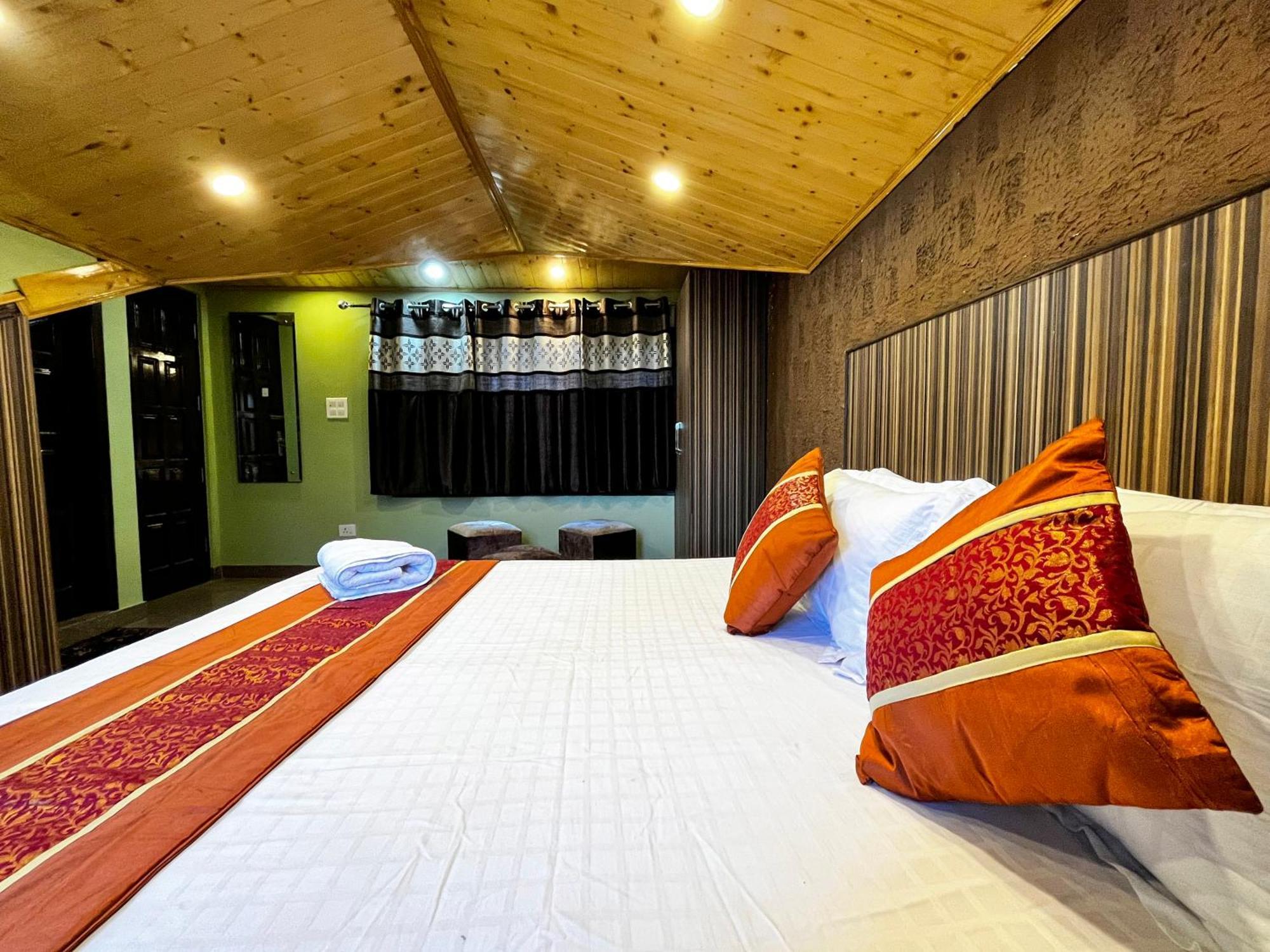 Puri'S Bnb Шимла Екстериор снимка