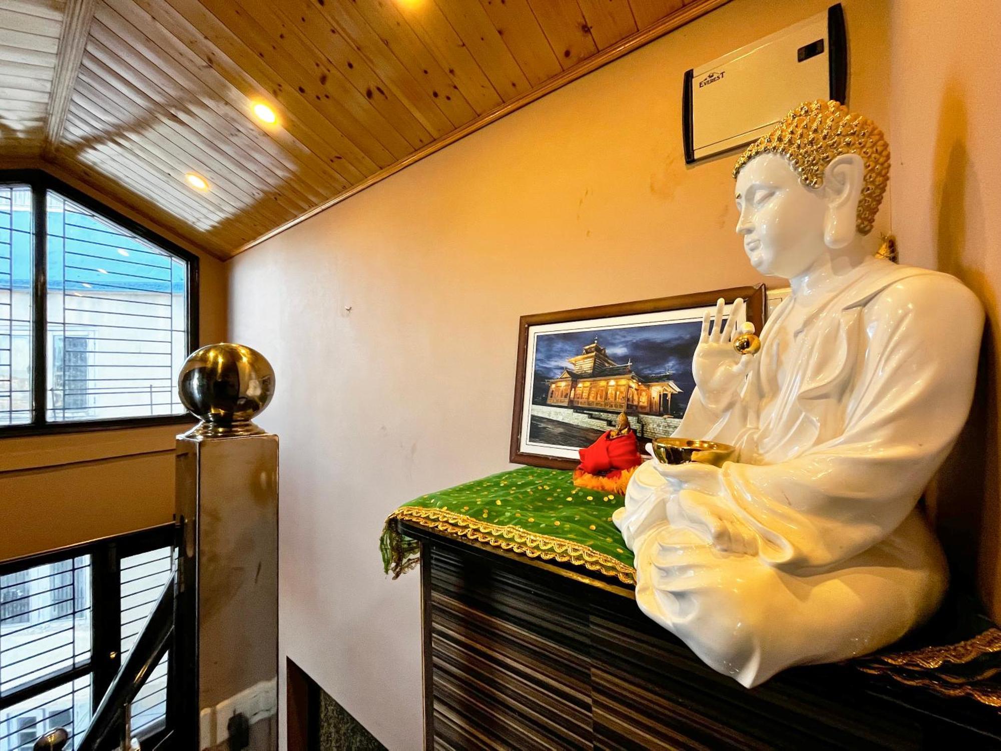 Puri'S Bnb Шимла Екстериор снимка
