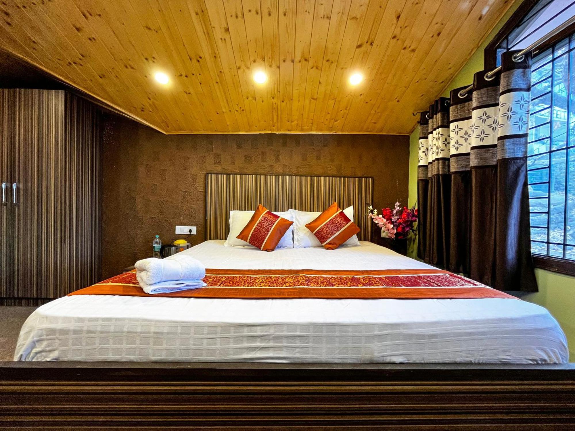 Puri'S Bnb Шимла Екстериор снимка