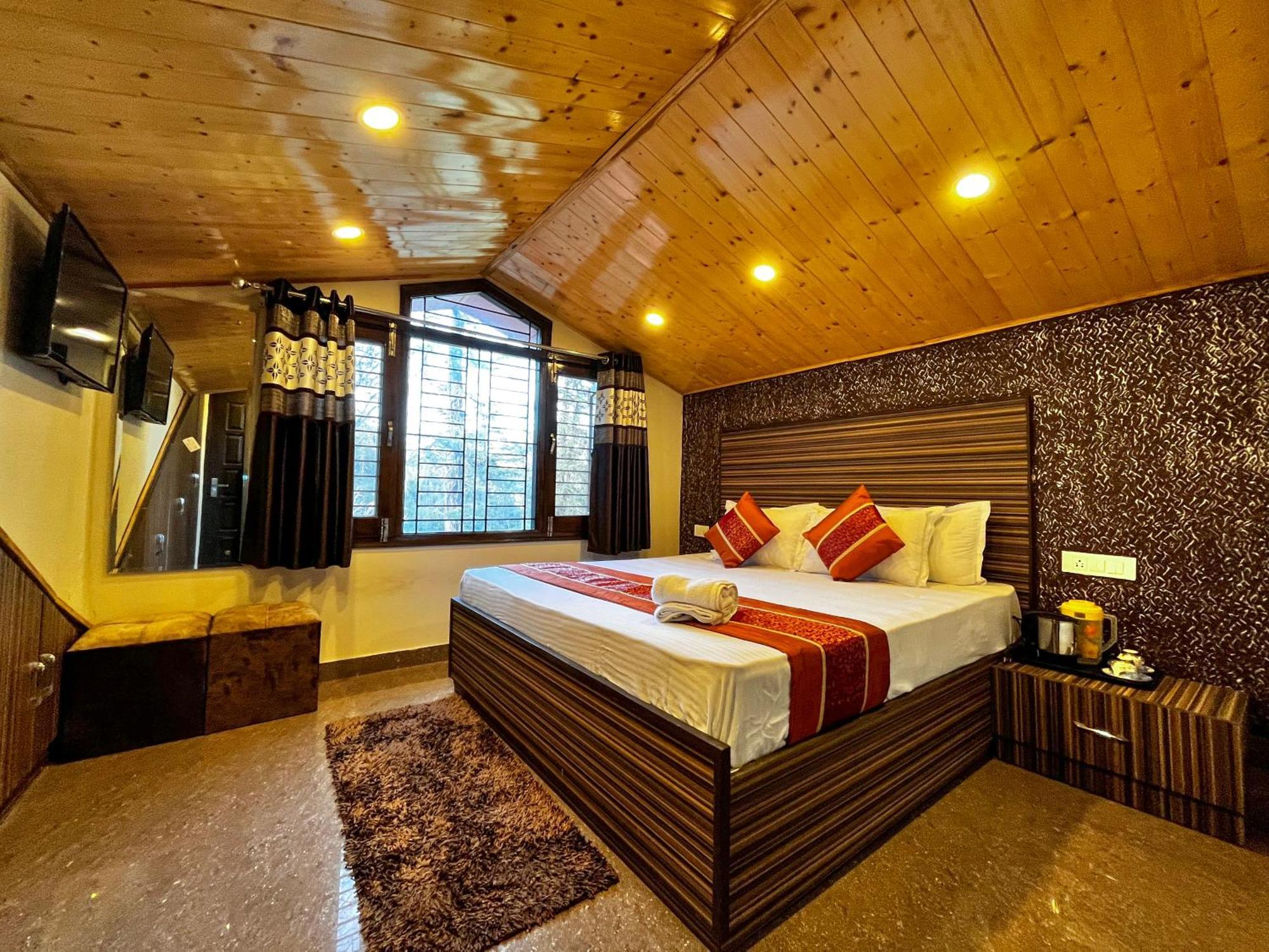 Puri'S Bnb Шимла Екстериор снимка