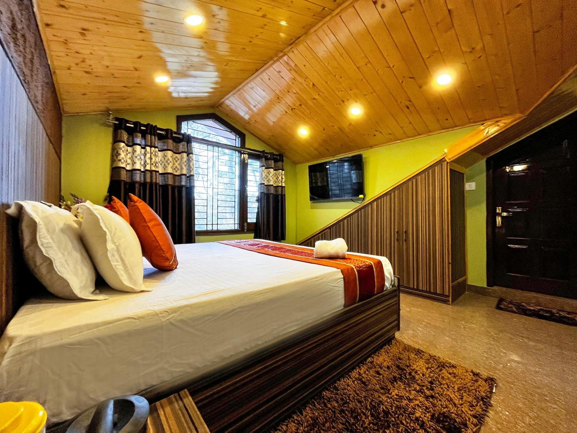 Puri'S Bnb Шимла Екстериор снимка