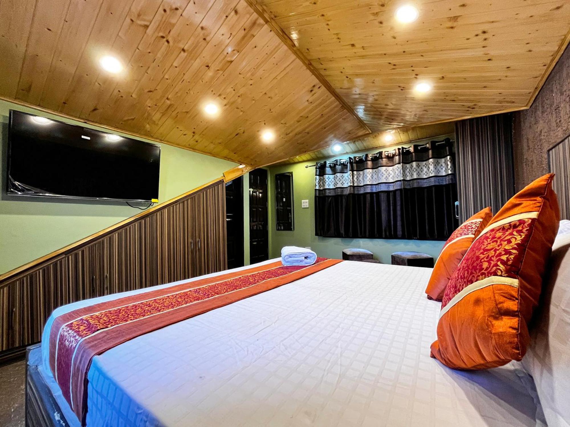 Puri'S Bnb Шимла Екстериор снимка